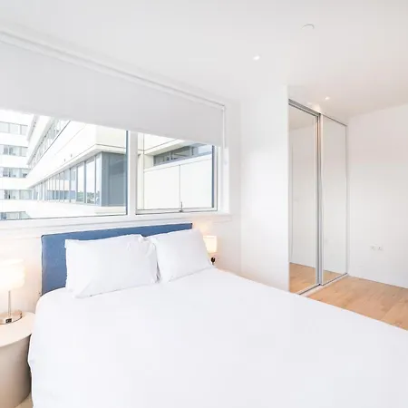 Stylish Retreats On Olympic Way Apartment London Exterior photo