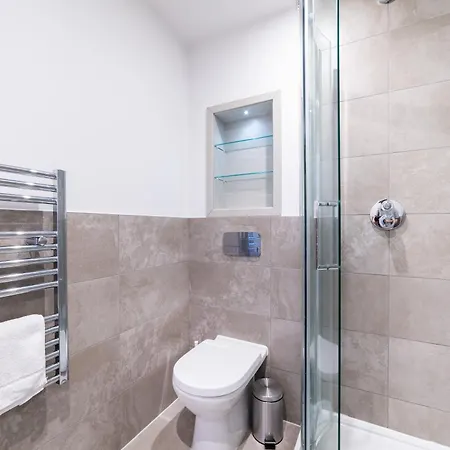 Stylish Retreats On Olympic Way Apartment London Exterior photo