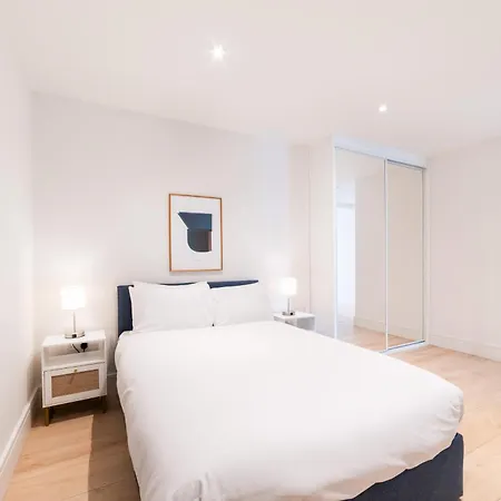 Stylish Retreats On Olympic Way Apartment London Exterior photo