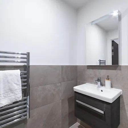 Stylish Retreats On Olympic Way Apartment London Exterior photo