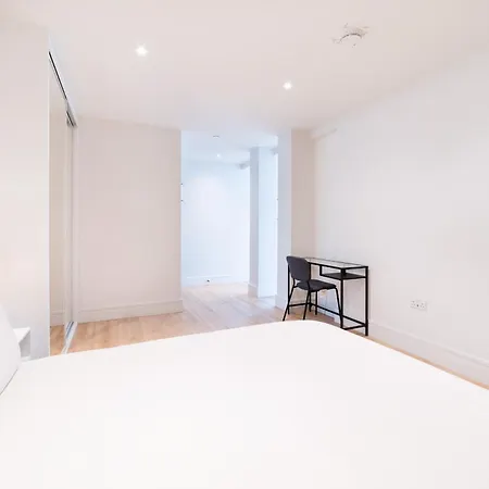 Stylish Retreats On Olympic Way Apartment London Exterior photo