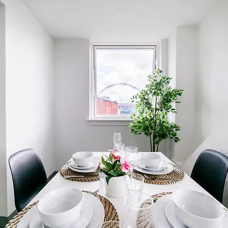 Stylish Retreats On Olympic Way Apartment London Exterior photo