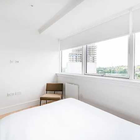 Stylish Retreats On Olympic Way Apartment London Exterior photo
