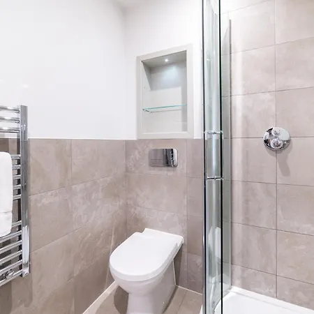 Stylish Retreats On Olympic Way Apartment London Exterior photo