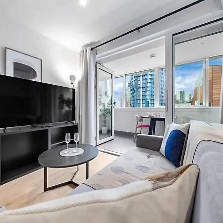 Stylish Retreats On Olympic Way Apartment London Exterior photo