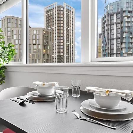 Stylish Retreats On Olympic Way Apartment London Exterior photo