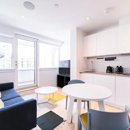 Stylish Retreats On Olympic Way Apartment London Exterior photo