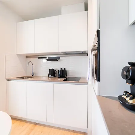 Stylish Retreats On Olympic Way Apartment London Exterior photo