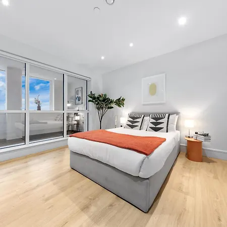 Stylish Retreats On Olympic Way Apartment London Exterior photo