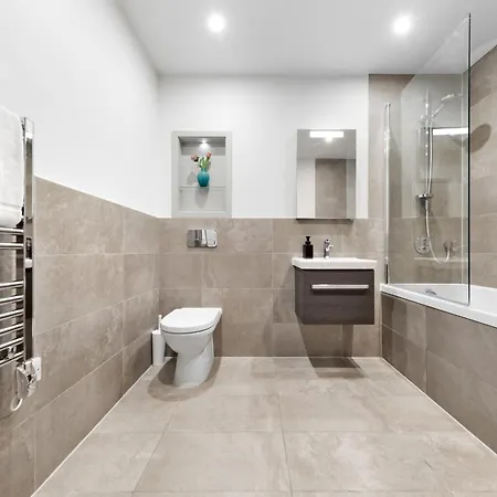 Stylish Retreats On Olympic Way Apartment London Exterior photo