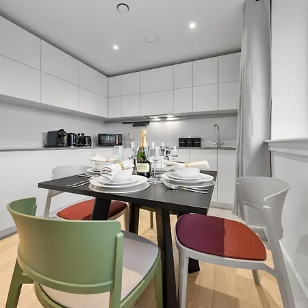 Stylish Retreats On Olympic Way Apartment London Exterior photo